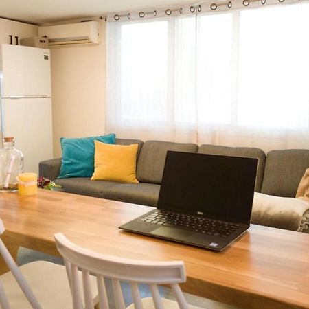 Primrose Boutique Apartment Ashdod Bagian luar foto