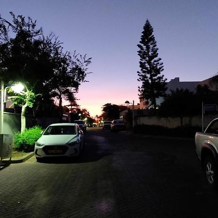 Primrose Boutique Apartment Ashdod Bagian luar foto