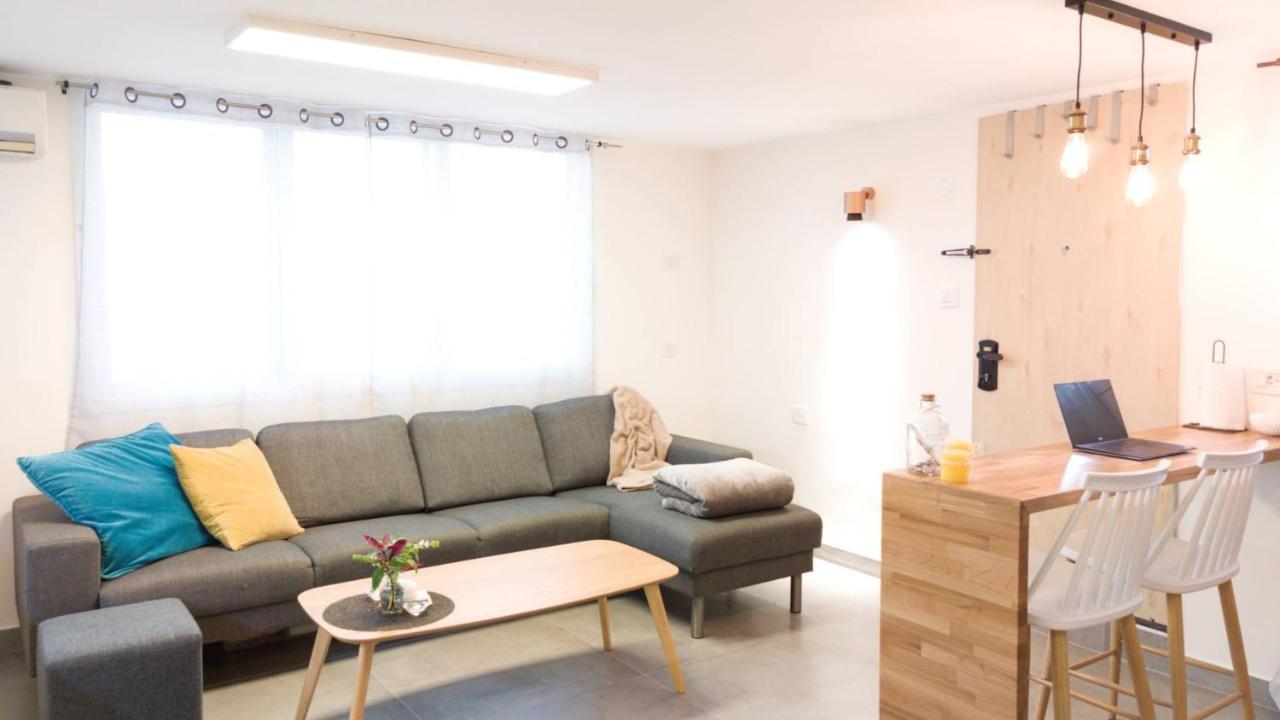 Primrose Boutique Apartment Ashdod Bagian luar foto