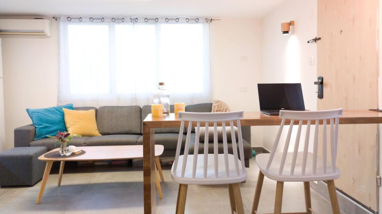 Primrose Boutique Apartment Ashdod Bagian luar foto